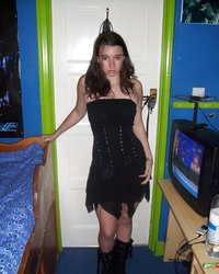 Развратницы вывалили бюст перед камерой 5 фотография Развратницы вывалили бюст перед камерой 5 фотография