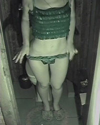 Женщина не знала о скрытой камере в туалете 4 фотография Женщина не знала о скрытой камере в туалете 4 фотография