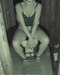 Женщина не знала о скрытой камере в туалете 12 фотография Женщина не знала о скрытой камере в туалете 12 фотография