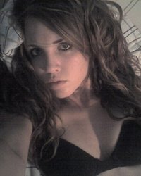 Брюнеточка секси делает селфи 2 фотография Брюнеточка секси делает селфи 2 фотография