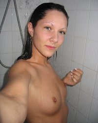 Брюнетка сама себя фотографирует 10 фотография Брюнетка сама себя фотографирует 10 фотография