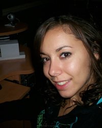 Озорница любит ласкать член своего парня 1 фотография