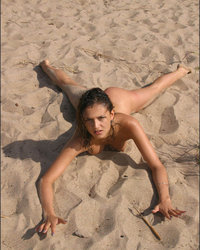 Сексуальная модель нашла пруд возле леса 15 фотография Сексуальная модель нашла пруд возле леса 15 фотография