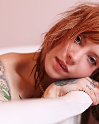 Рыжая красоточка в ванной 40 фотография Рыжая красоточка в ванной 40 фотография