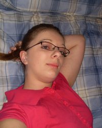 Легкая эротика от молодой очкарички 1 фотография Легкая эротика от молодой очкарички 1 фотография