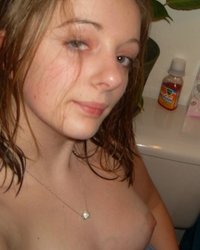 Легкая эротика от молодой очкарички 21 фотография Легкая эротика от молодой очкарички 21 фотография