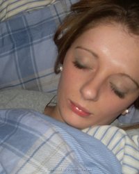 Легкая эротика от молодой очкарички 37 фотография Легкая эротика от молодой очкарички 37 фотография