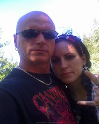 Брюнетка-неформалка и её муж радуют друг друга оральным сексом 2 фотография Брюнетка-неформалка и её муж радуют друг друга оральным сексом 2 фотография