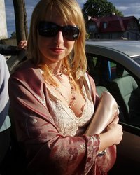 Домашняя блондиночка позирует перед хахалем 12 фотография Домашняя блондиночка позирует перед хахалем 12 фотография