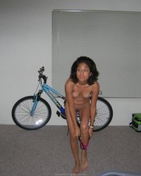 Худощавая студентка с млаенькими сиськами и коротенькими ножками 12 фотография Худощавая студентка с млаенькими сиськами и коротенькими ножками 12 фотография