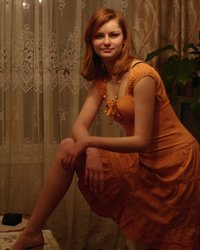 Рыжая бесстыдница раздевается в комнате 22 фотография Рыжая бесстыдница раздевается в комнате 22 фотография