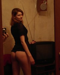 Рыжая бесстыдница раздевается в комнате 31 фотография Рыжая бесстыдница раздевается в комнате 31 фотография