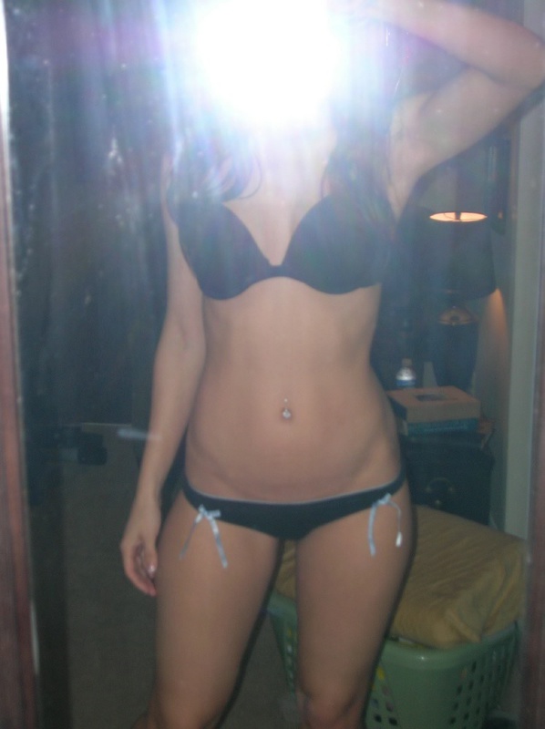 Сексуальная фигура привлекательной латинки 6 фото