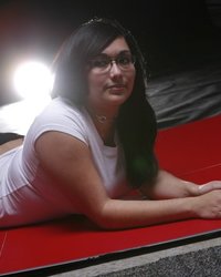 Жирная брюнетка откровенно позирует 4 фотография Жирная брюнетка откровенно позирует 4 фотография