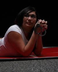 Жирная брюнетка откровенно позирует 3 фотография Жирная брюнетка откровенно позирует 3 фотография