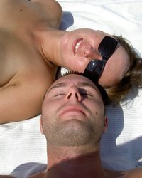 Грудастая дама раздевается на территории пансионата 17 фотография Грудастая дама раздевается на территории пансионата 17 фотография