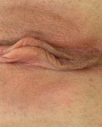 Грудастая дама раздевается на территории пансионата 21 фотография Грудастая дама раздевается на территории пансионата 21 фотография