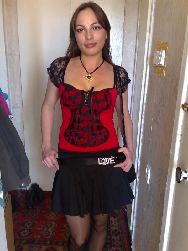 Нашелся парень которому она захотела показать себя без одежды 10 фото