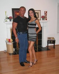 Затейная красотка любит латекс и длинные члены 6 фотография Затейная красотка любит латекс и длинные члены 6 фотография