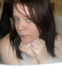 Толстушка развлекается с вибраторами в ванной 9 фотография