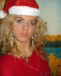 Белокурая Ирина обожает позировать 2 фотография Белокурая Ирина обожает позировать 2 фотография