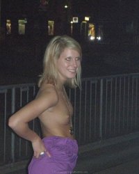 Мужик отодрал подругу прямо на улице 4 фотография Мужик отодрал подругу прямо на улице 4 фотография