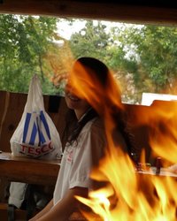 Влюбленные отметили годовщину шашлыком и шампанским в ванне 4 фотография Влюбленные отметили годовщину шашлыком и шампанским в ванне 4 фотография