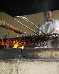 Влюбленные отметили годовщину шашлыком и шампанским в ванне 7 фотография Влюбленные отметили годовщину шашлыком и шампанским в ванне 7 фотография