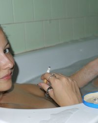 Влюбленные отметили годовщину шашлыком и шампанским в ванне 12 фотография Влюбленные отметили годовщину шашлыком и шампанским в ванне 12 фотография