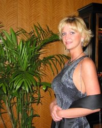 Белокурая мамаша может затмить любую молодую девку своим сексуальным телом 3 фотография Белокурая мамаша может затмить любую молодую девку своим сексуальным телом 3 фотография