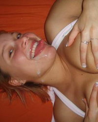 Красотка работает ротиком с членом партнера 17 фотография Красотка работает ротиком с членом партнера 17 фотография