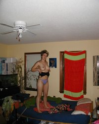 Брюнетка обожает прикалываться и экспериментировать в сексе 36 фотография Брюнетка обожает прикалываться и экспериментировать в сексе 36 фотография