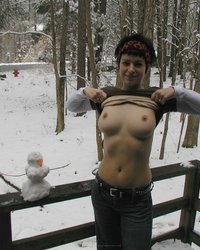 Брюнетка обожает прикалываться и экспериментировать в сексе 37 фотография Брюнетка обожает прикалываться и экспериментировать в сексе 37 фотография