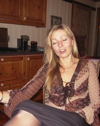 Зрелая развратница подрочила манду и отдалась мужу 5 фотография Зрелая развратница подрочила манду и отдалась мужу 5 фотография