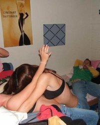 Пьяные бабы в ночных клубах с обнаженными сиськами 12 фотография Пьяные бабы в ночных клубах с обнаженными сиськами 12 фотография