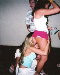 Пьяные бабы в ночных клубах с обнаженными сиськами 6 фотография Пьяные бабы в ночных клубах с обнаженными сиськами 6 фотография