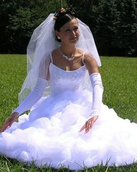 Показывает жениху свои прелести 2 фотография Показывает жениху свои прелести 2 фотография