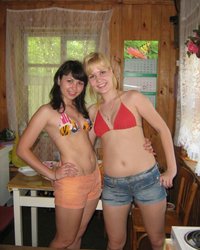 Сельский мачо заснял в бане двух подружек 4 фотография Сельский мачо заснял в бане двух подружек 4 фотография