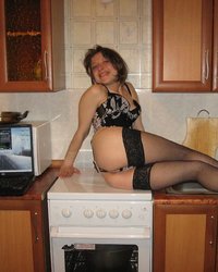 Шаловливая мамка совращает уставшего мужа 13 фотография Шаловливая мамка совращает уставшего мужа 13 фотография