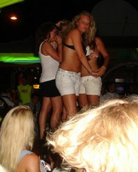 Молодежь хорошо оторвалась на вечеринке 7 фотография Молодежь хорошо оторвалась на вечеринке 7 фотография