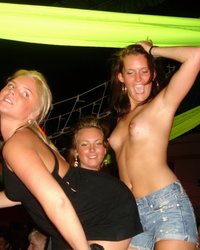 Молодежь хорошо оторвалась на вечеринке 8 фотография Молодежь хорошо оторвалась на вечеринке 8 фотография