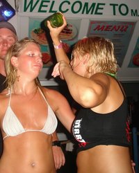 Молодежь хорошо оторвалась на вечеринке 19 фотография Молодежь хорошо оторвалась на вечеринке 19 фотография