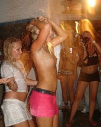 Молодежь хорошо оторвалась на вечеринке 15 фотография Молодежь хорошо оторвалась на вечеринке 15 фотография