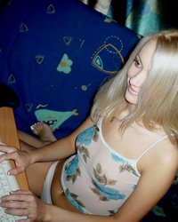 Красотка показала пирсинг в половых губах 1 фотография Красотка показала пирсинг в половых губах 1 фотография