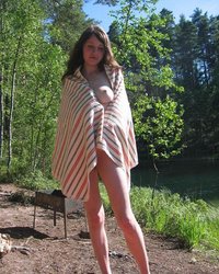 Телка с приятелем отправилась на природу жарить шашлыки 6 фотография Телка с приятелем отправилась на природу жарить шашлыки 6 фотография