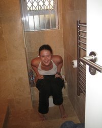 Девка уснула на пляже и ее кожа стала красной 5 фотография Девка уснула на пляже и ее кожа стала красной 5 фотография