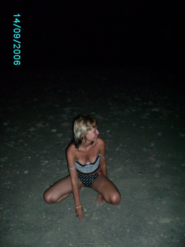 Парень отправился с невестой летом на море 18 фото