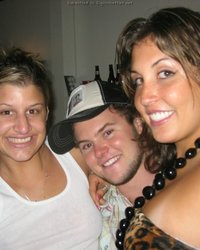 Веселая тусовка распутных студенток 3 фотография Веселая тусовка распутных студенток 3 фотография