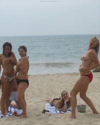 Веселая тусовка распутных студенток 32 фотография Веселая тусовка распутных студенток 32 фотография