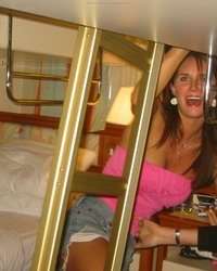 Веселая тусовка распутных студенток 14 фотография Веселая тусовка распутных студенток 14 фотография